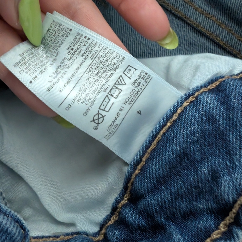 Old Navy O.G.Short Highrise Denim Size 4 - Picture 5 of 6